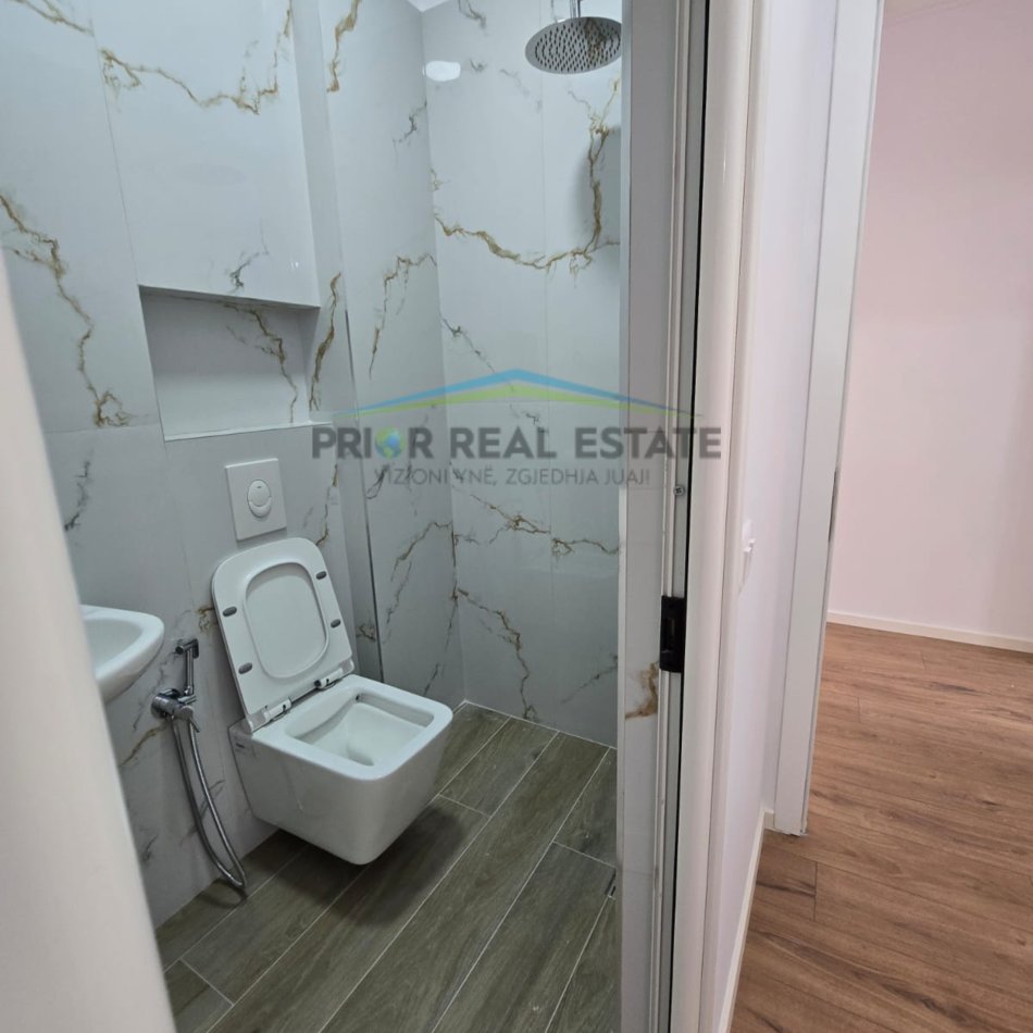 Tirane, shitet apartament 2+1 Kati 7, 210.000 m² 210.000 € (Rruga e Kavajes)