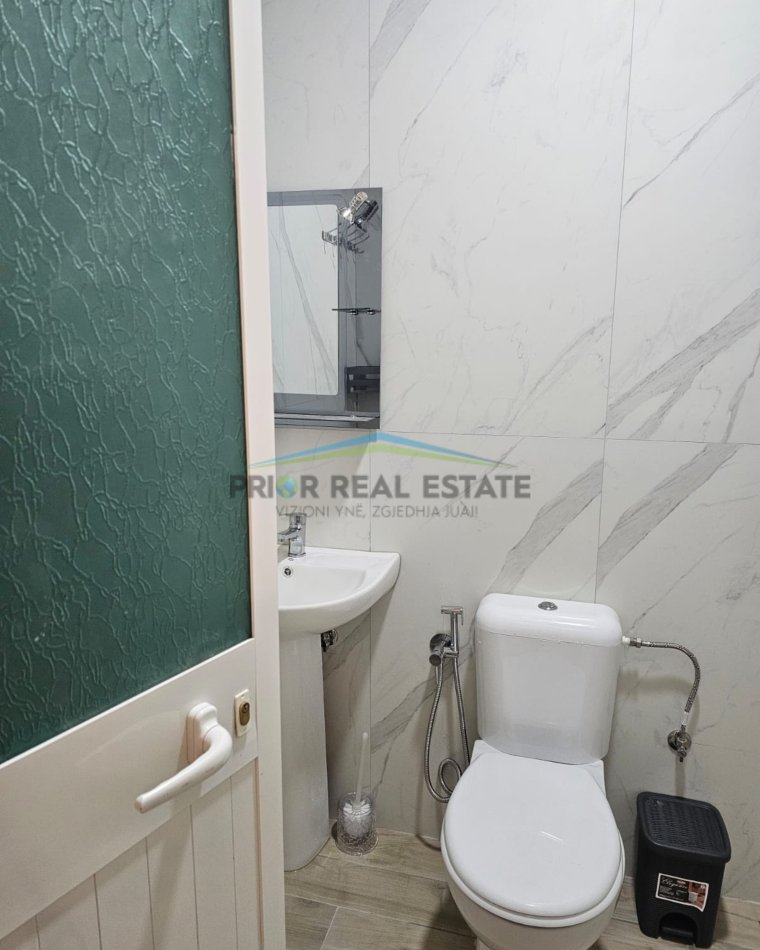 Tirane, jepet me qera apartament 1+1 Kati 0, 58 m² 500 € (Laprake)