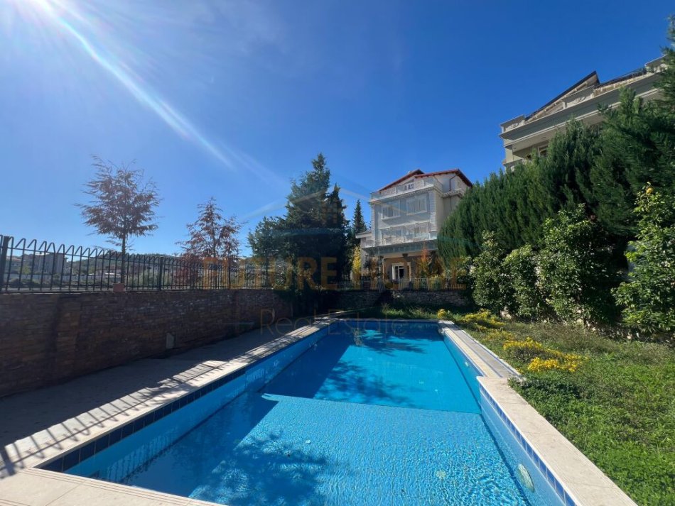 Tirane, shitet Vile , 850.000 €
