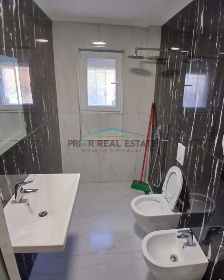 Tirane, shitet apartament 2+1 Kati 1, 70 m² 128.000 € (Tregu Elektrik)