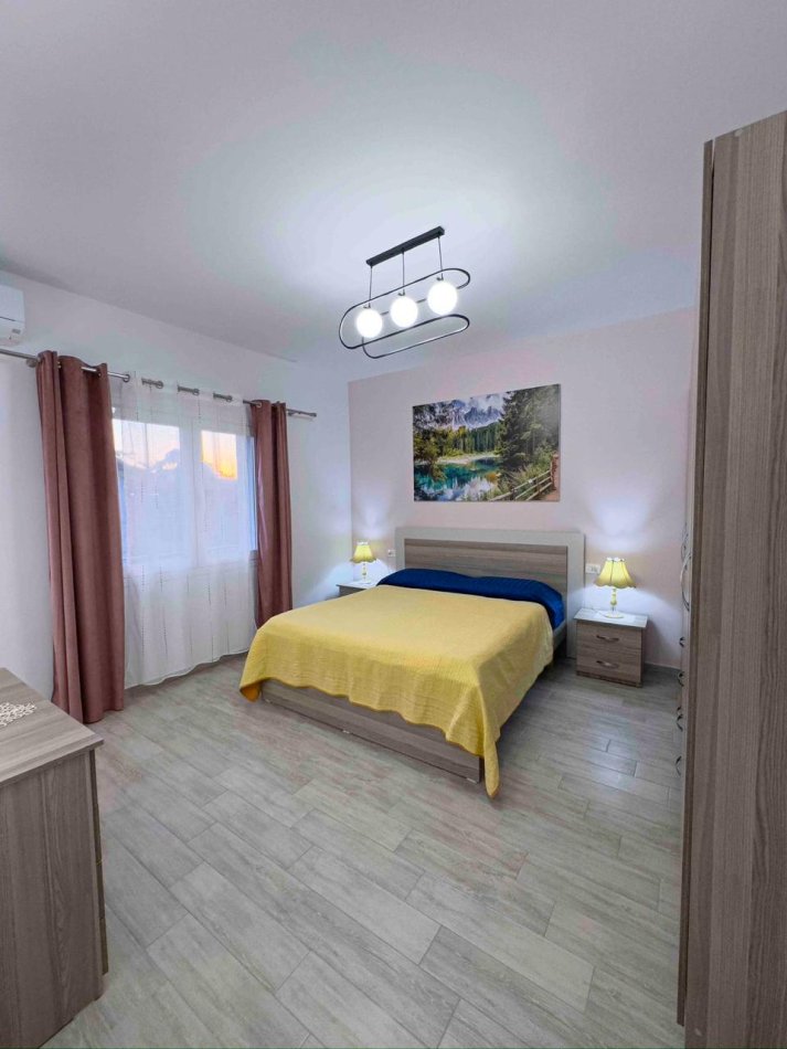 Tirane, jepet me qera Vile 2+1 Kati 0, 330 m² 1.100 € (Prane Vilave Germane)