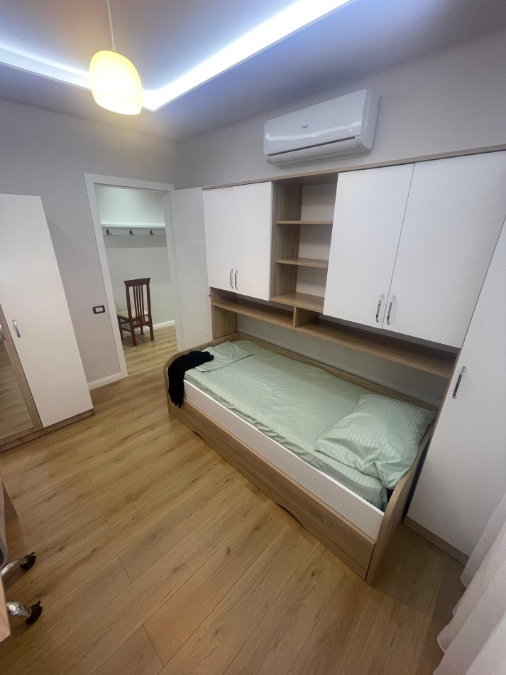 Tirane, jepet me qera apartament 2+1 Kati 11, 100 m² 850 € 