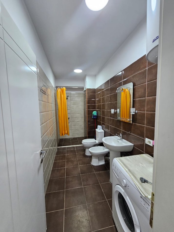 Tirane, jepet me qera apartament 2+1 , 90 m² 700 € 