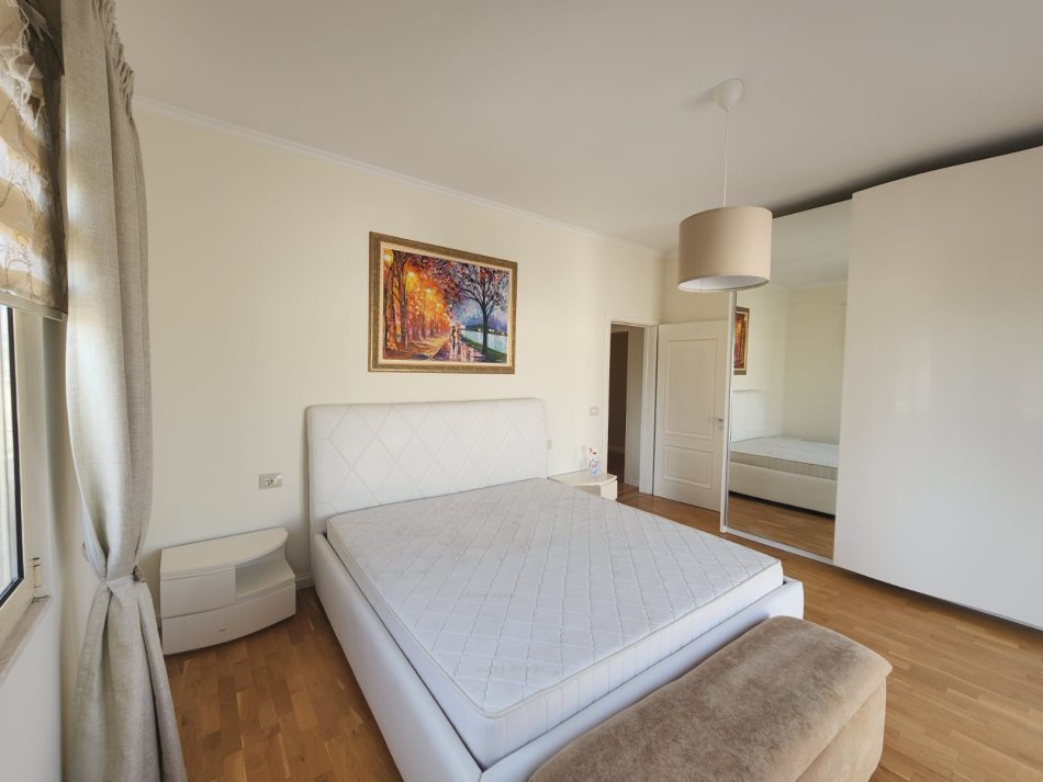 Tirane, shitet apartament+verande | Penthouse 2+1 , 174 m² 330.000 € 