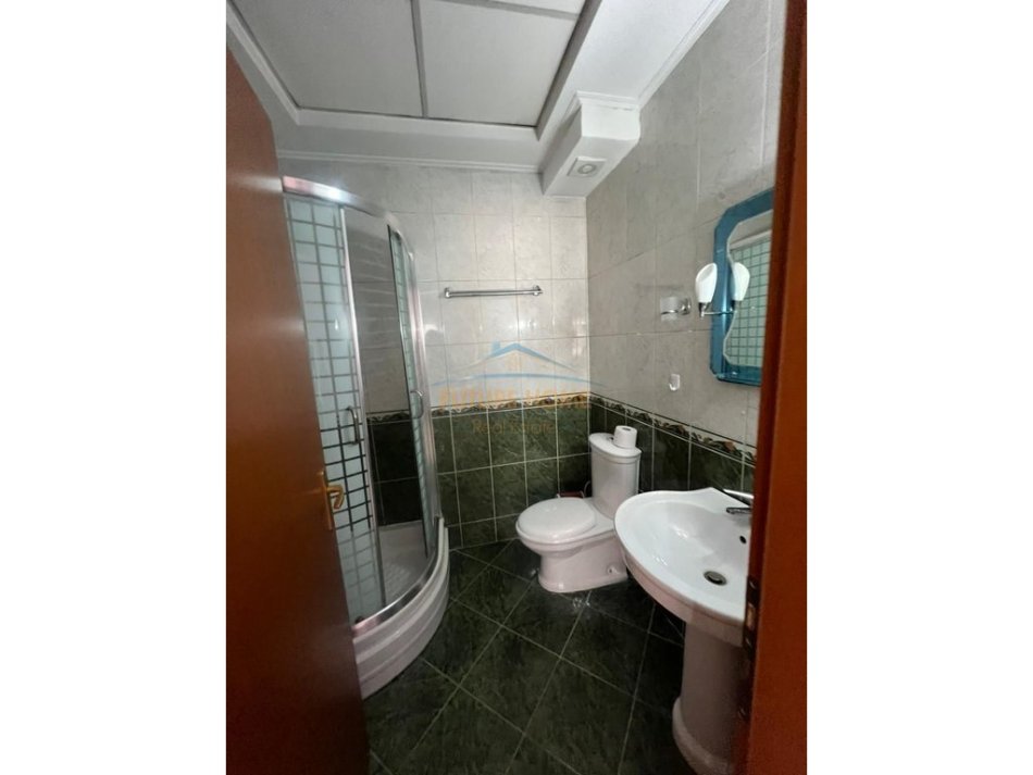 Tirane, jepet me qera apartament 2+1 Kati 2,