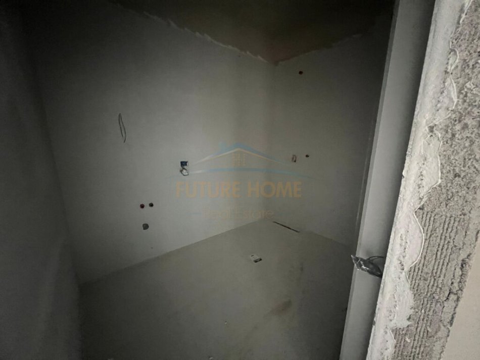 Tirane, shitet apartament 3+1 Kati 5, 168 m² 32.000.000 € 