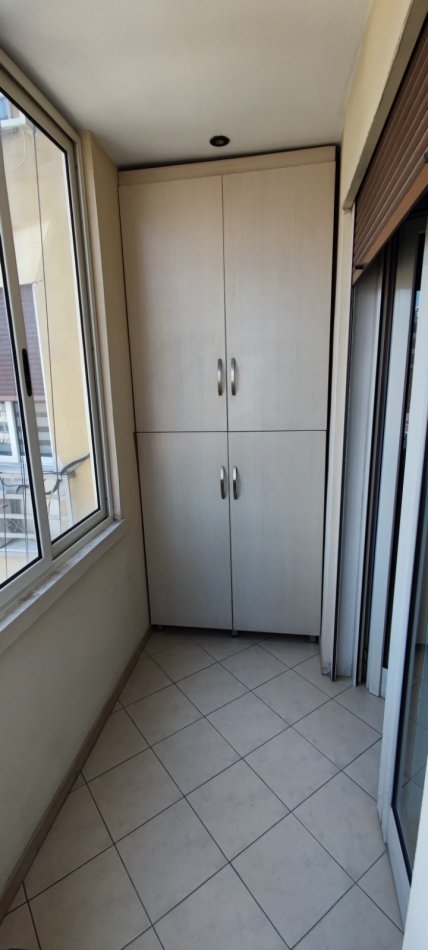 Tirane, jepet me qera apartament 1+1 , 70 m² 500 € 
