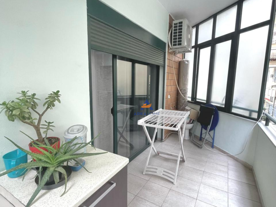 Tirane, jepet me qera 1+1+Ballkon Kati 3, 63 m² 450 € (PRANE RRUGES TEODOR RUZVELT)