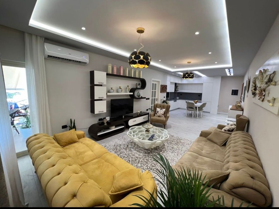 Tirane, jepet me qera apartament 2+1 Kati 2, 95 m² 800 € (rruga hamdi sina)