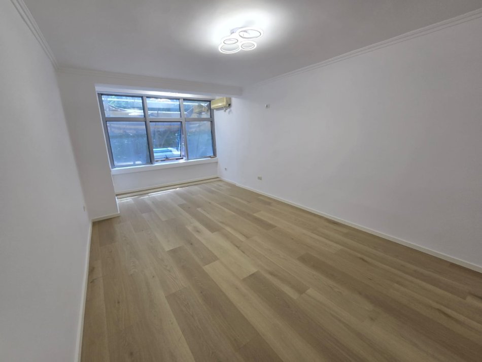 Tirane, shitet apartament 2+1+Ballkon Kati 2, 75 m² 188.000 € (Poliklinika nr 9)