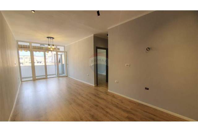 Tirane, shitet apartament 2+1+BLK Kati 9, 82 m² 149.000 Euro (Komuna e Parisit)