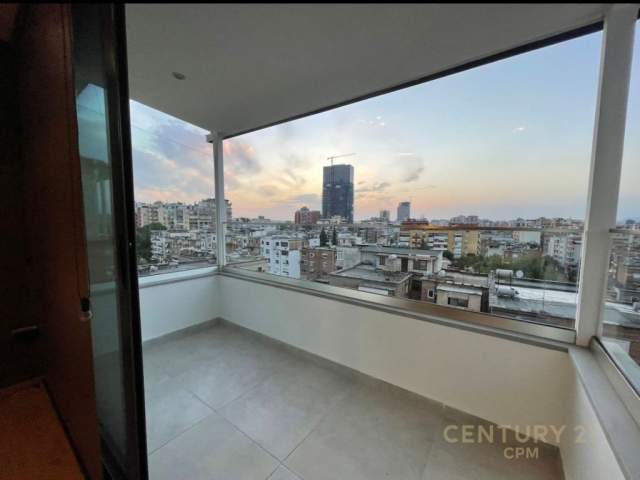 Tirane, jepet me qera apartament 3+1+BLK Kati 7, 112 m² 1.500 Euro (Shkolla e Baletit)
