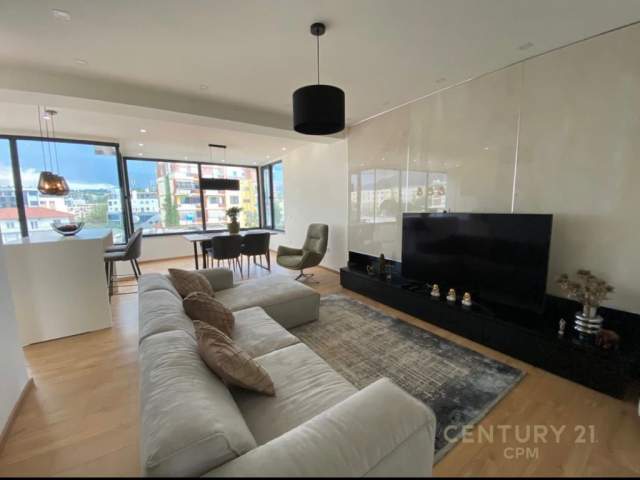 Tirane, jepet me qera apartament 3+1+BLK Kati 7, 112 m² 1.500 Euro (Shkolla e Baletit)