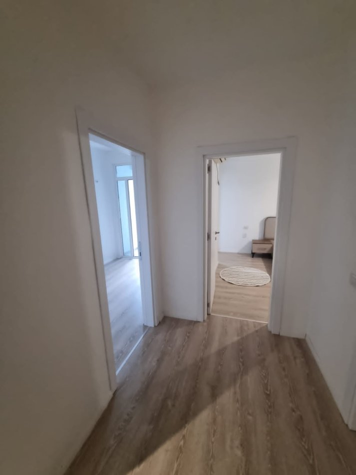 Tirane, jepet me qera apartament 2+1 Kati 7, 85 m² 650 € (rruga ndre mjeda)
