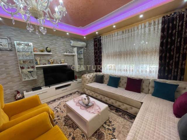 Tirane, Jepet me qera apartament +post parkimi ,  800 Euro (rruga fuat toptani)