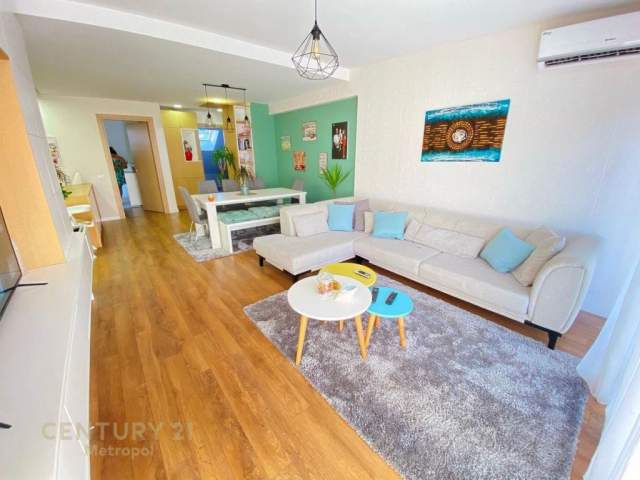 Tirane, jepet me qera apartament 700 Euro (LIQENI I THATE)