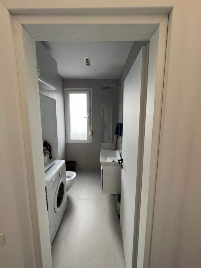 Tirane, jepet me qera apartament 1+1+BLK Kati 9, 55 m² 600  (Rruga e Barrikadave)