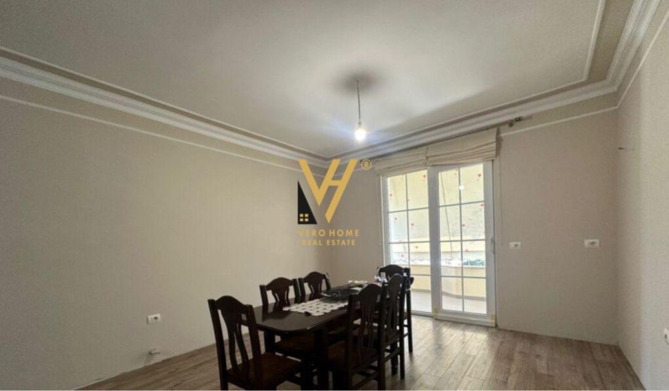 Tirane, jepet me qera apartament 2+1+Ballkon Kati 1, 133 m² 650 € (STACIONI I TRENIT )