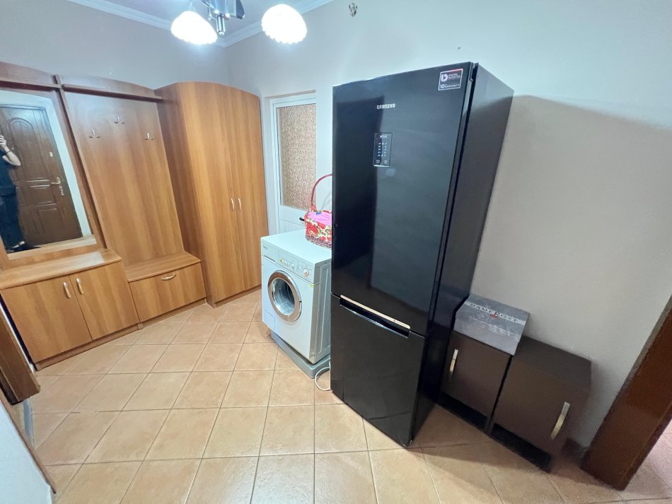 Tirane, jepet me qera apartament 1+1 Kati 5, 56 m² 350 € (xhamllik)