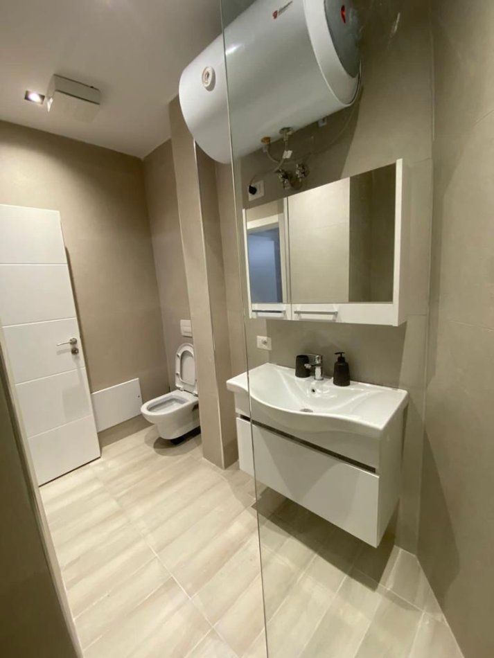 Tirane, jepet me qera apartament 1+1 Kati 2, 55 m² 500 € (21 Dhjetori)