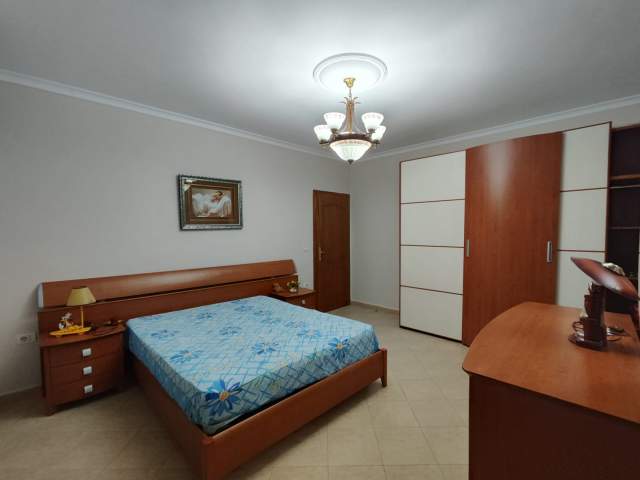 Tirane, jepet me qera apartament 3+1+A+BLK Kati 5, 160 m² 650 Euro (selite)