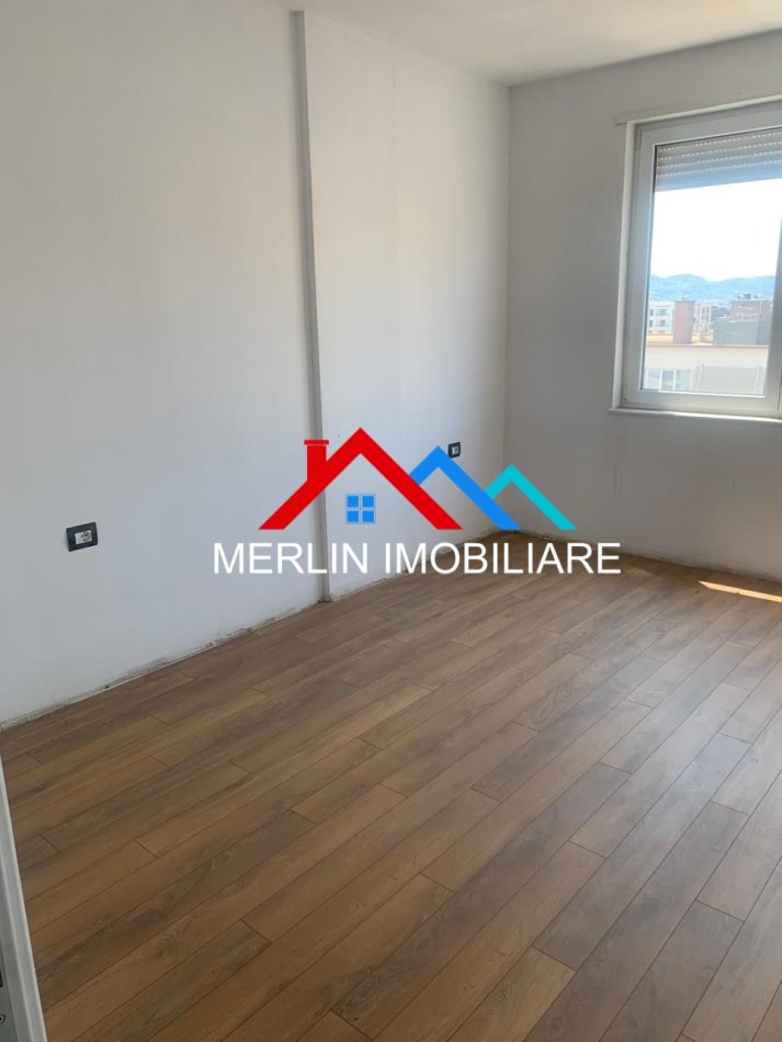Tirane, shitet apartament 3+1 Kati 7, 195 m² 300.000 € (Xhanfize Keko)