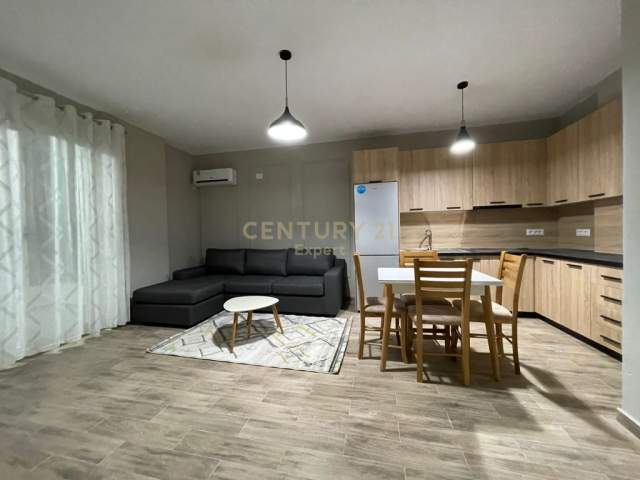 Tirane, jepet me qera apartament 1+1+BLK Kati 6, 78 m² 400 Euro (ISH FUSHA E AVIACIONIT)