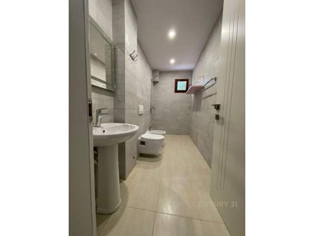 Tirane, jepet me qera apartament 1+1 Kati 0, 70 m² 320 Euro (babe rexha)