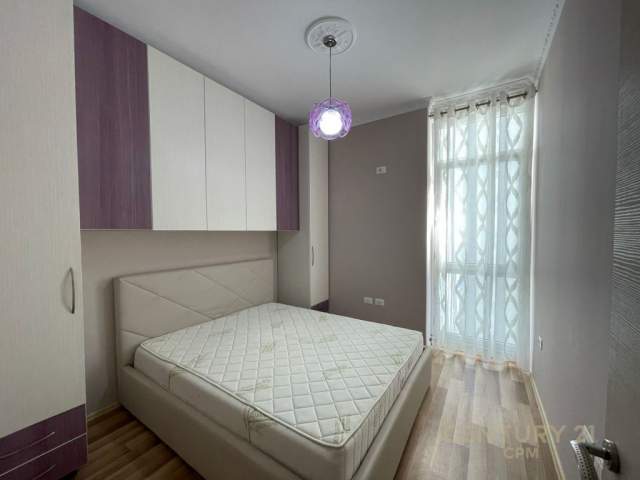 Tirane, jepet me qera apartament 2+1+BLK Kati 4, 76 m² 800 Euro (Komuna e Parisit)