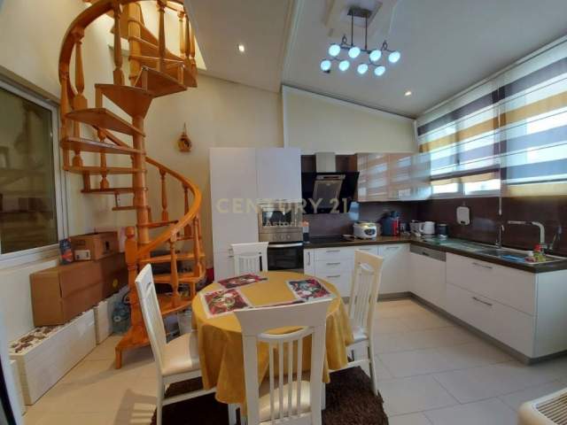 Tirane, shes apartament 2+1 160.000 Euro (FRESK)