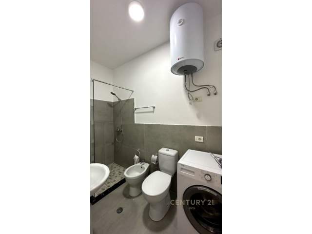 Tirane, jepet me qera 2+1 Kati 7, 85 m² 420 Euro