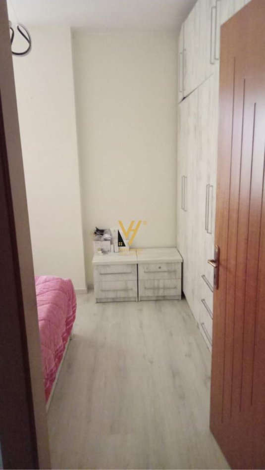 Tirane, jepet me qera apartament 1+1+Aneks+Ballkon Kati 2, 51 m² 400 € (UNAZA E RE)