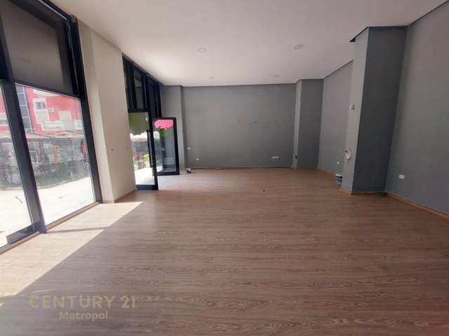 Tirane, shitet apartament 1+1 Kati 0, 69 m² 70.000 Euro (golden park)