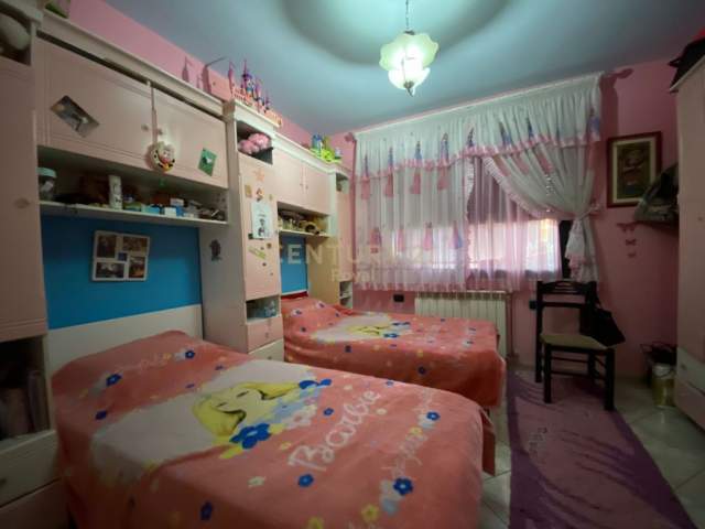 Tirane, shitet 4+1+BLK Kati 1, 150 m² 390.000 Euro