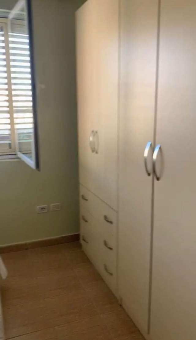 Tirane, jepet me qera apartament 1+1 Kati 3, 57 m² 35.000 Leke (Rruga Niko Avrami)