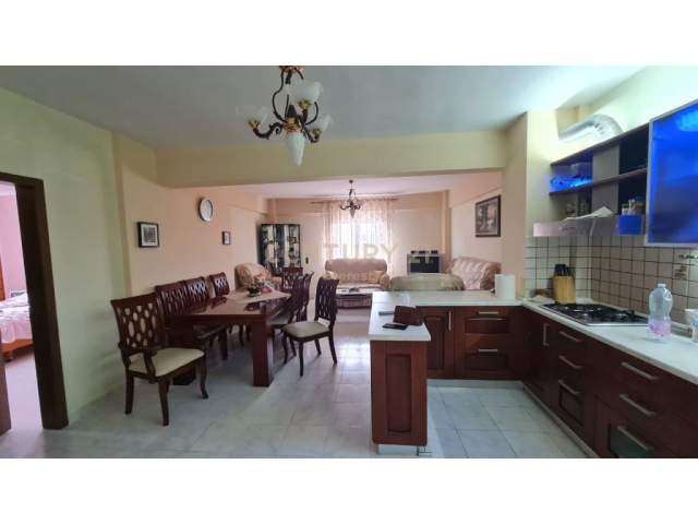 Tirane, shitet apartament 2+1+BLK Kati 8, 119 m² 95.000 Euro
