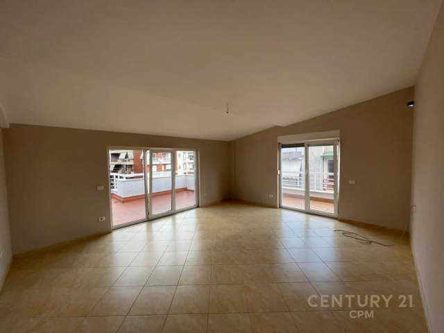 Tirane, shitet Penthouse 3+1+A+BLK Kati 5, 215 m² 330.000 Euro (Kompleksi kolombo)