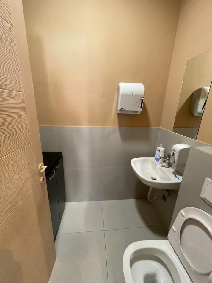Tirane, shitet ambjent biznesi Kati 1, 80 m² 57.000 € (Kompleksi Asl)