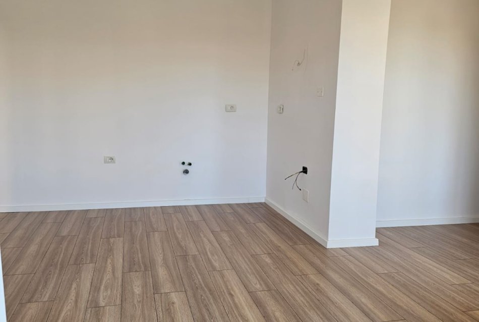 Tirane, shitet apartament 1+1 Kati 3, 55 m² 110.000 € (Xhamia E Tabakeve)