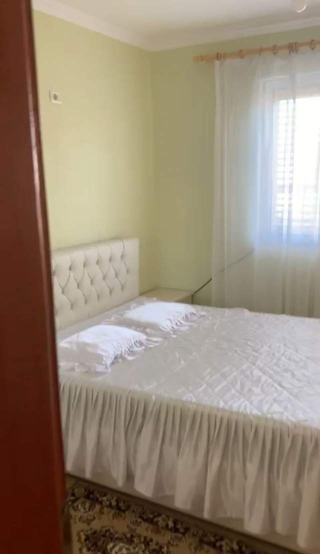 Tirane, jepet me qera apartament 1+1 Kati 3, 57 m² 35.000 Leke (Rruga Niko Avrami)
