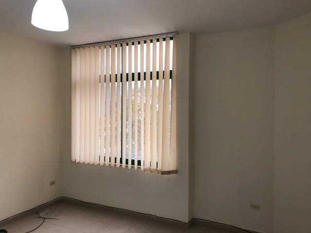 Tirane, jepet me qera ambjent biznesi 165 m² 800 Euro
