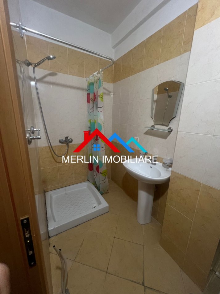 Tirane, shitet apartament 1+1+Ballkon Kati 2, 73 m² 125.000 € (Bill Klinton)