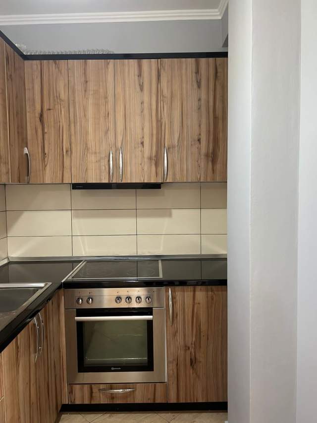 Tirane, jepet me qera apartament 1+1 Kati 4, 70 m² 430 Euro (Kodra e Diellit)
