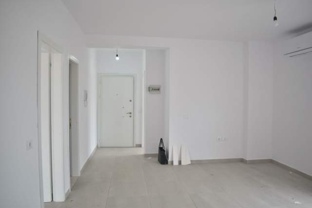 Tirane, jepet me qera apartament 2+1+BLK Kati 10, 91 m² 600 Euro (prane Viles Gold)