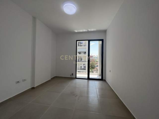 Tirane, jepet me qera apartament 1+1+BLK Kati 3, 75 m² 350 Euro (Zirkon, Tirane)