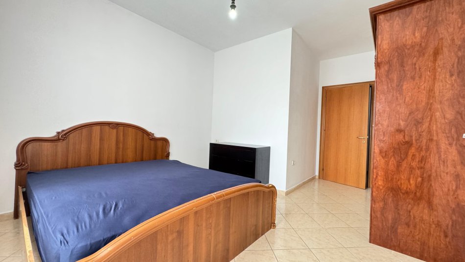 Tirane, jepet me qera 1+1+Ballkon, Kati 3, 66 m² 350 € (Yzberisht KMY)