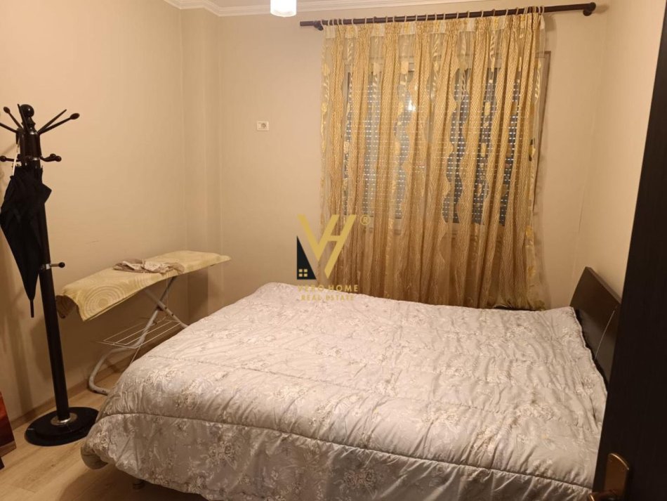 Tirane, jepet me qera apartament 2+1+Ballkon Kati 3, 110 m² 750 € (KODRA E DIELLIT)