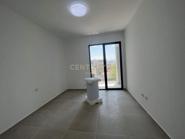 Tirane, jepet me qera apartament 2+1+BLK Kati 3, 90 m² 450 Euro (Zirkon, Tirane)
