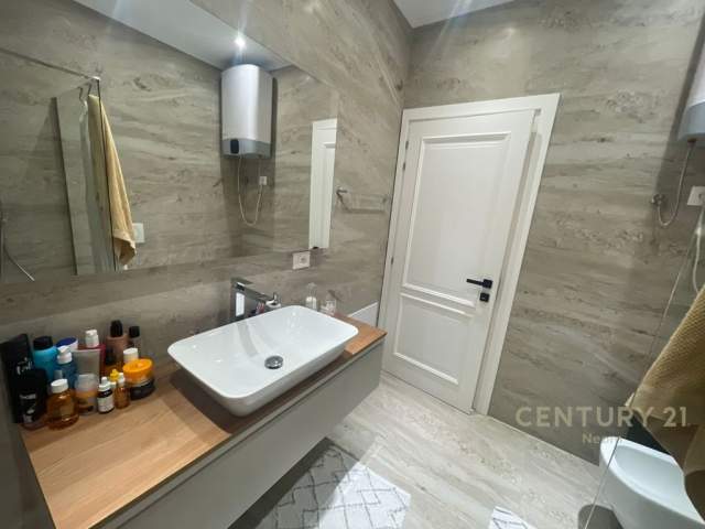 Tirane, Lista e ofertave - objekte me qera apartament Kati 2, 86 m² 130.000 Euro (liqeni i thate)