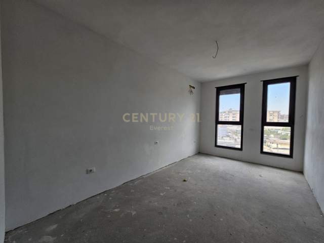 Tirane, shitet apartament 2+1+BLK Kati 4, 101 m² 160.000 Euro (Materniteti i Ri)